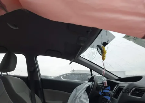 2013 Honda Civic Lx z USA, uszkodzony, nr VIN 19XFB2F53DE013213